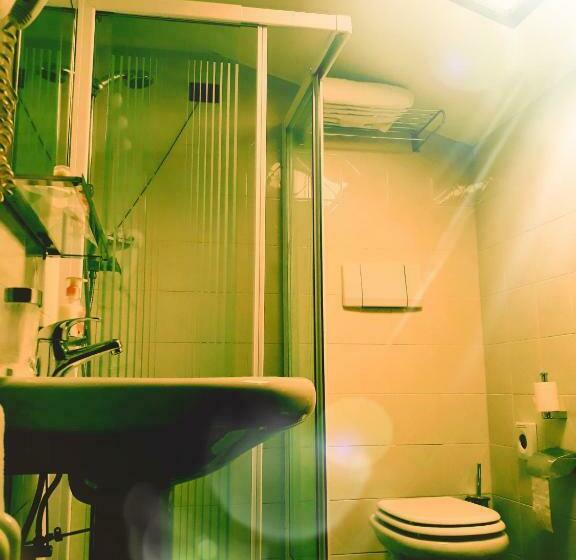 标准单人间, Cima