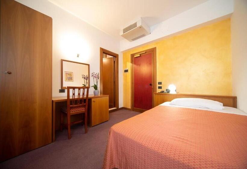 标准单人间, Cima