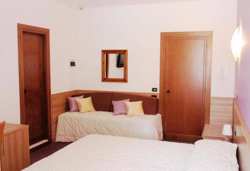 标准三人间, Cima