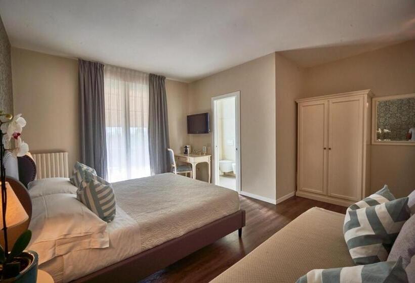 Номер Deluxe, Clodia   Adults Only