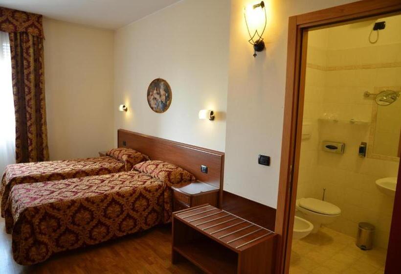 스탠다드 룸, Da Franco