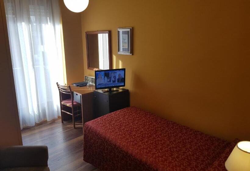 غرفة قياسية فردية, Diana