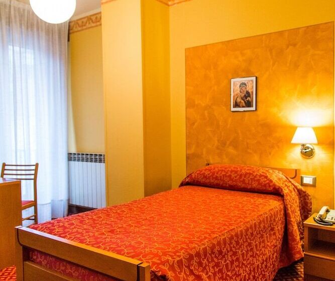 غرفة قياسية فردية, Diana