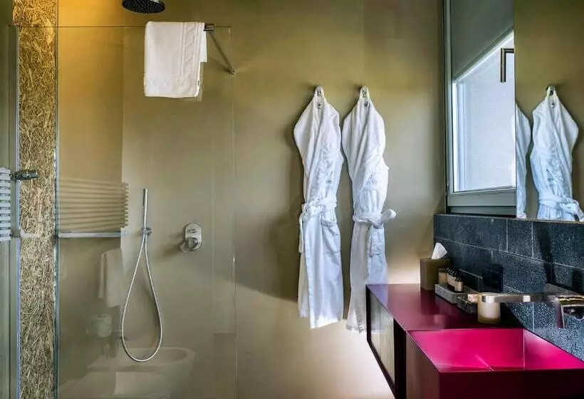بانگلوی استاندارد, Donna Carmela Resort & Lodges