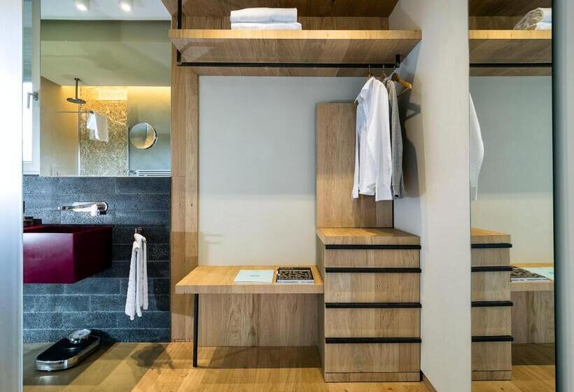 بنجلو قياسى, Donna Carmela Resort & Lodges