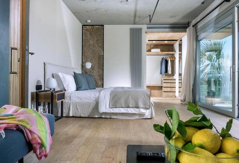 بنجلو قياسى, Donna Carmela Resort & Lodges