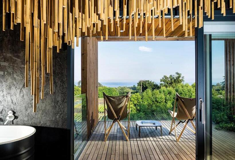 デラックスバンガロー, Donna Carmela Resort & Lodges