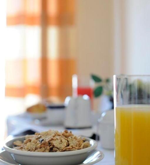 اتاق استاندارد سه نفره, Fly