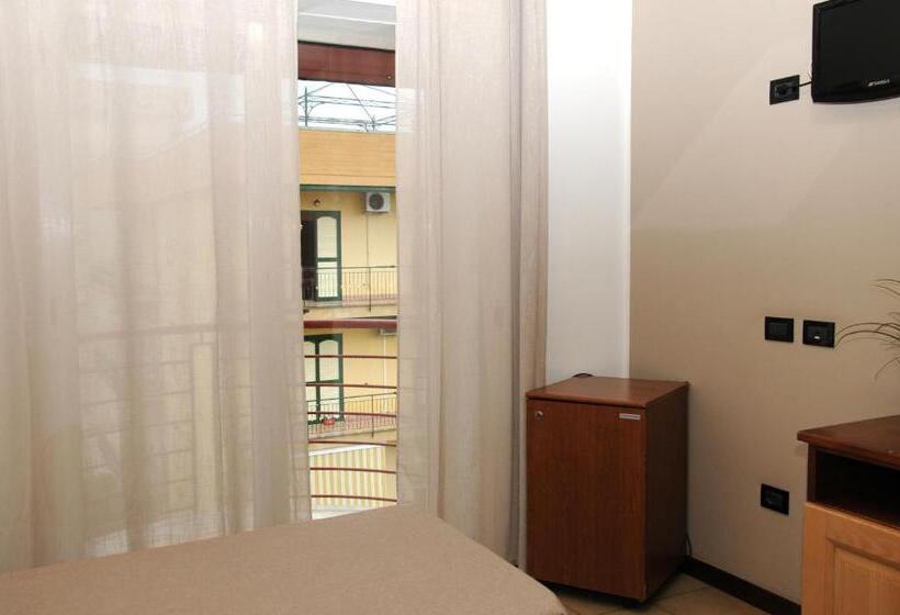 اتاق استاندارد, Fly