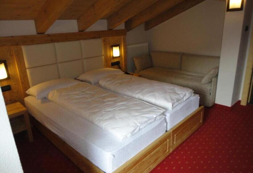 חדר קומפורט לשלושה, Garni My Ledro