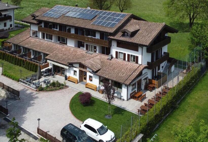 חדר דלוקס לשלושה, Garni My Ledro