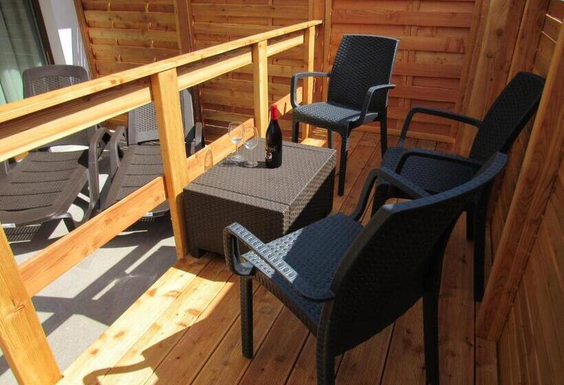 Quarto Triplo Deluxe, Garni My Ledro