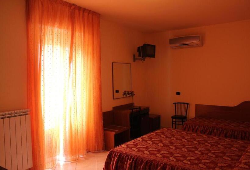 スタンダードトリプルルーム, Legnano