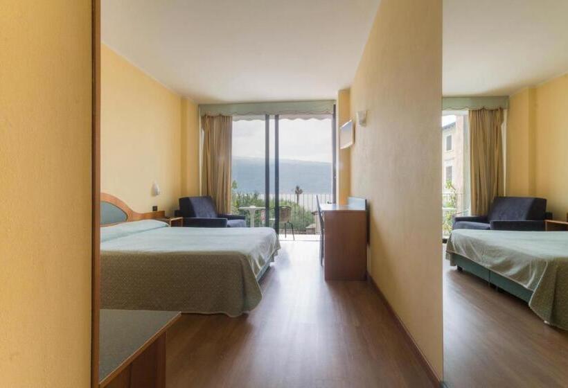 Superior room with lake view, Lido