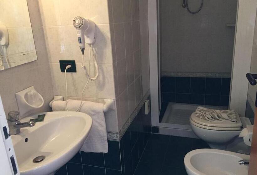 Pokój Superior Trzyosobowy, Lido