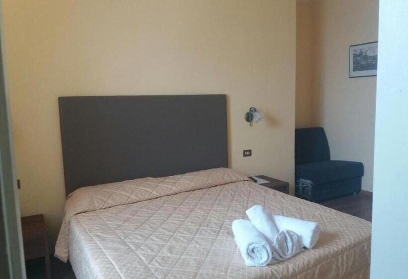 Pokój Standard Trzyosobowy, Lido