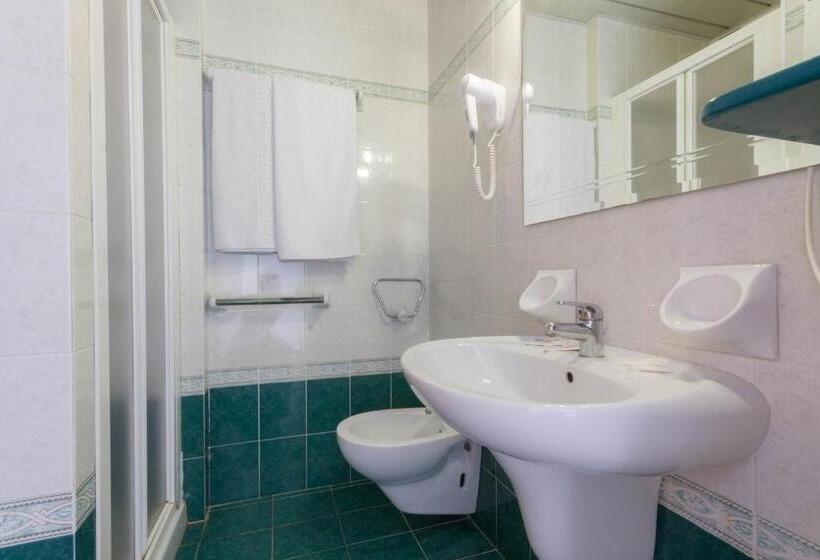 Pokój Superior Trzyosobowy, Lido