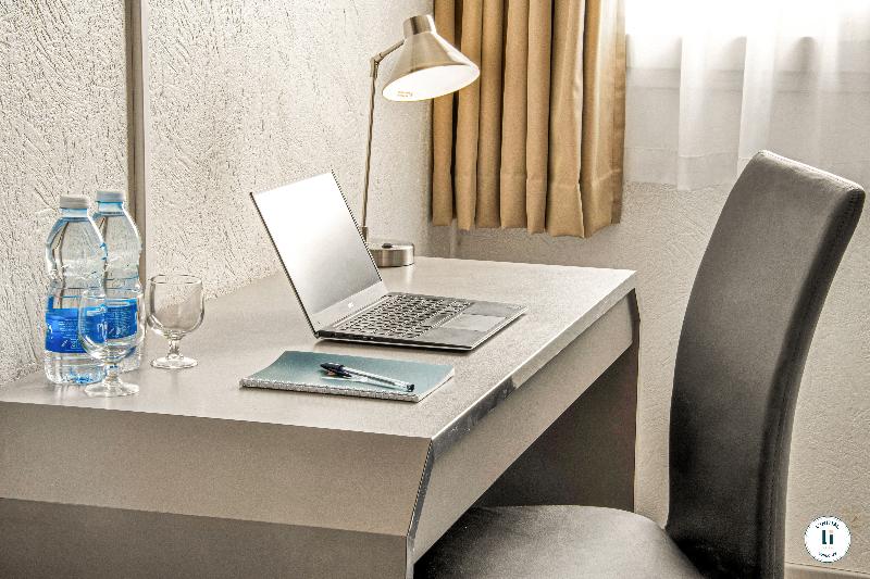 スタンダードルーム, L Initial