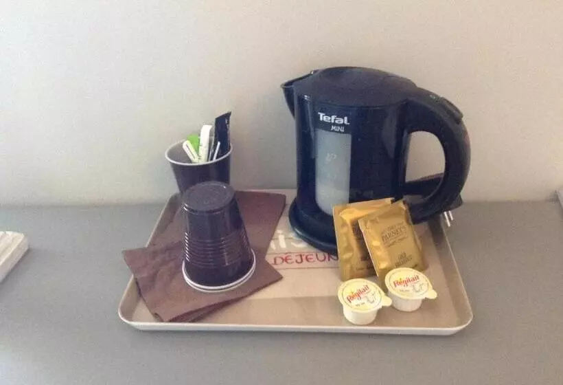 キングサイズベッドのスタンダードルーム, Logis Hotel La Ferme