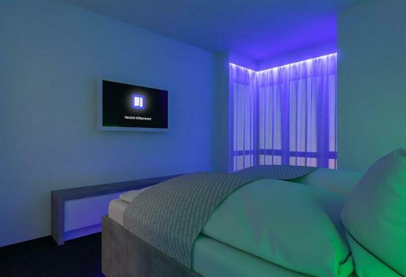 스탠다드 스튜디오 도시 전망, Smartel At The Unbrexit