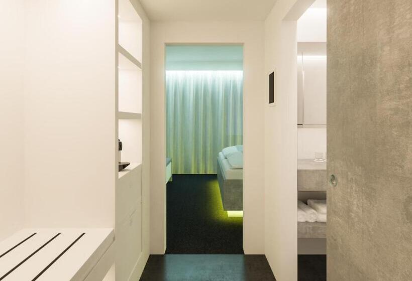 스탠다드 스튜디오 도시 전망, Smartel At The Unbrexit