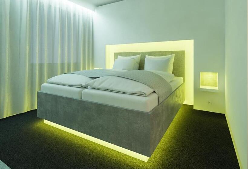 스탠다드 스튜디오 도시 전망, Smartel At The Unbrexit