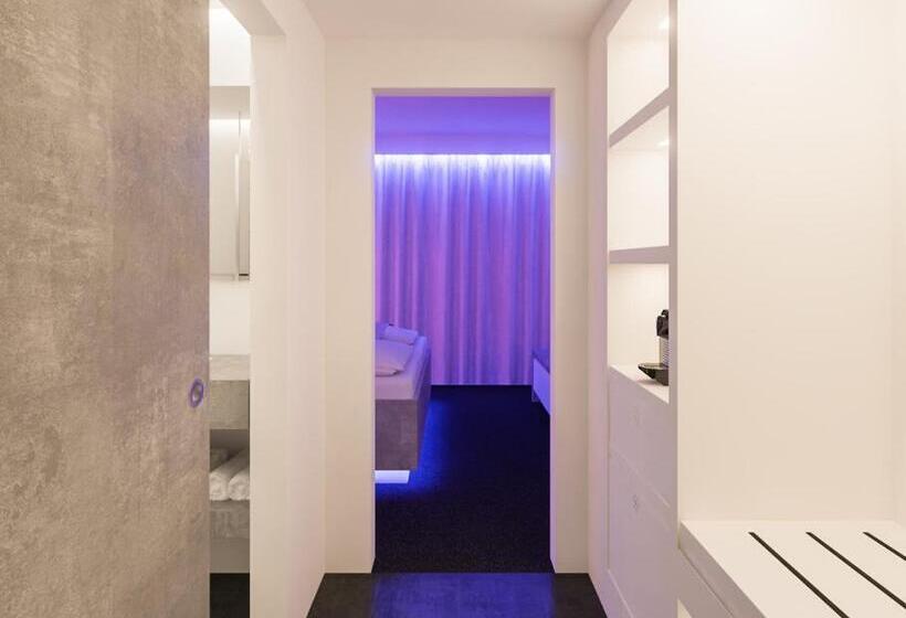 스탠다드 스튜디오 도시 전망, Smartel At The Unbrexit