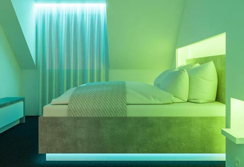 스탠다드 내측 스튜디오, Smartel At The Unbrexit