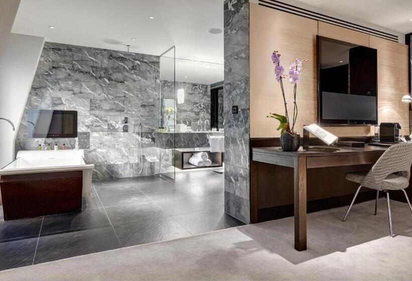 سوییت, South Place