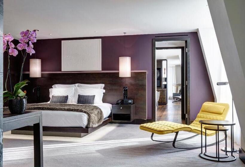 سوییت, South Place