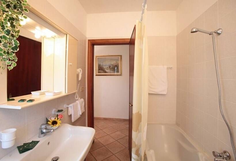 اتاق استاندارد, Tris