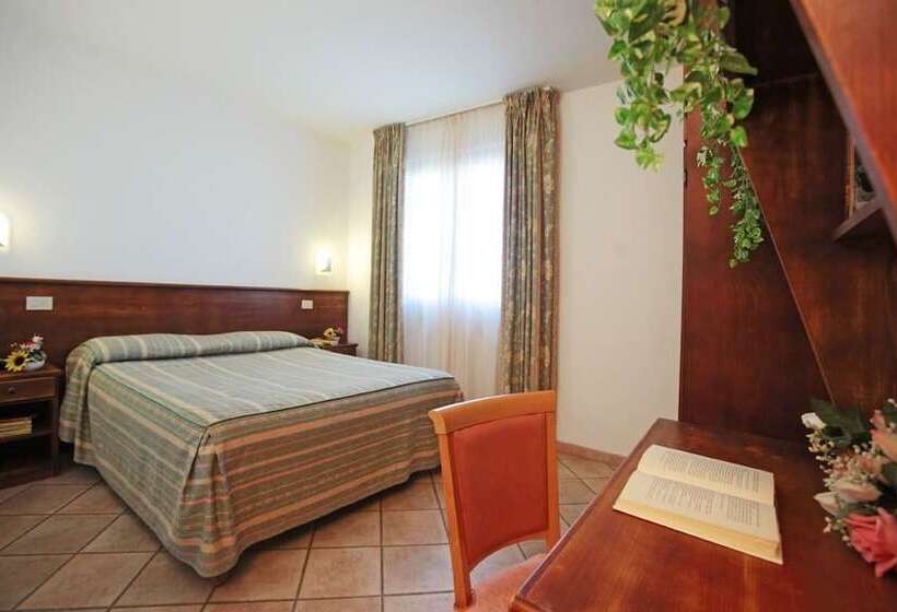 اتاق استاندارد, Tris