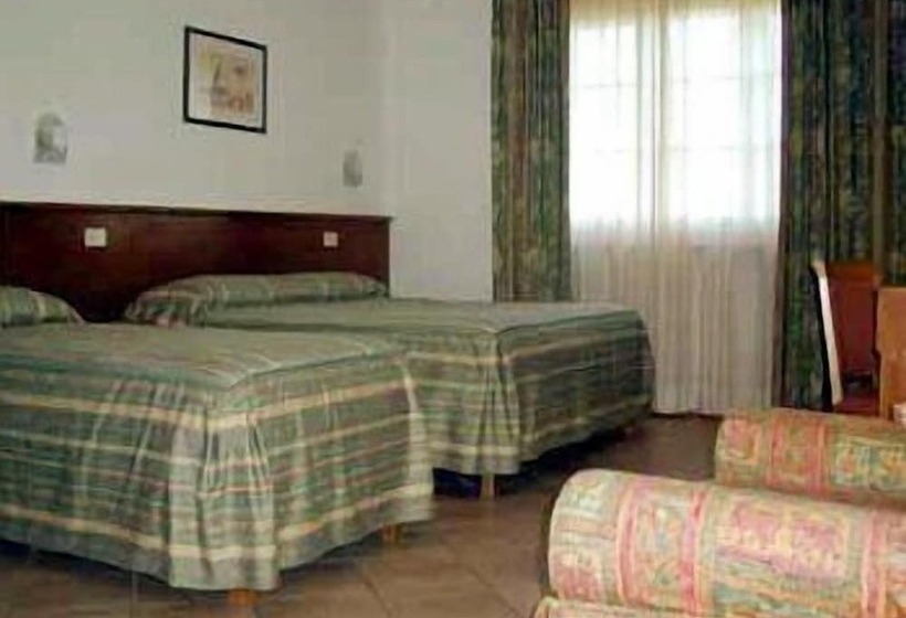 اتاق استاندارد سه نفره, Tris