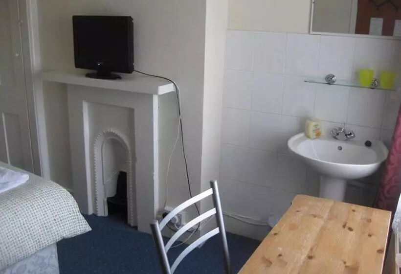 Standard Room Shared Bathroom, Charlotte Guest House