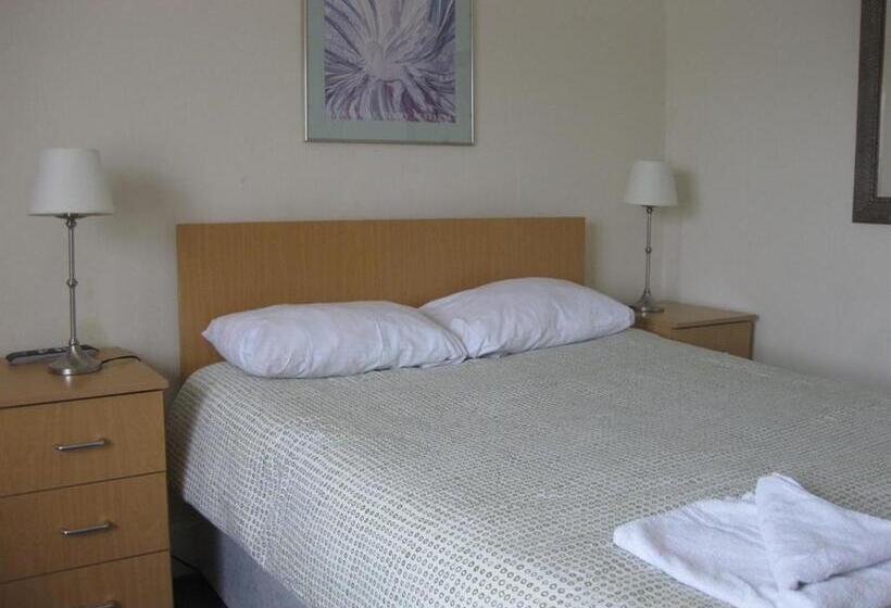 Standard Room Shared Bathroom, Charlotte Guest House