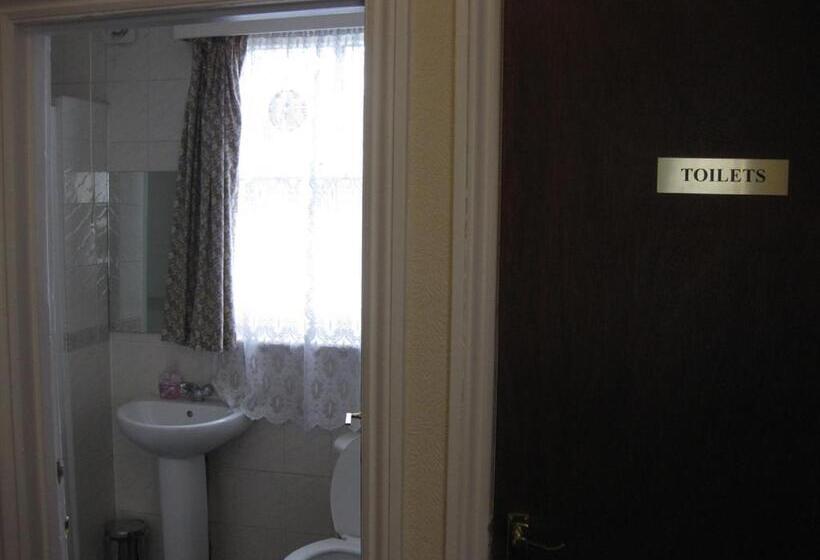 Standard Room Shared Bathroom, Charlotte Guest House