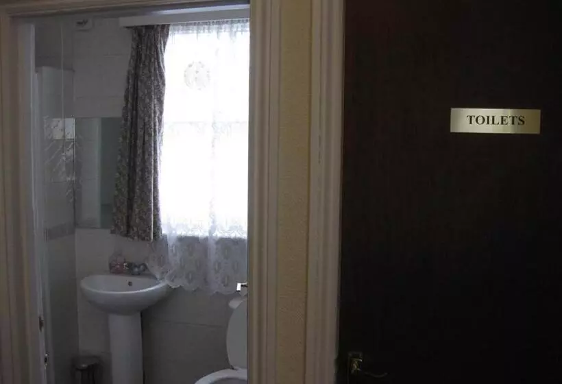 Standard Room Shared Bathroom, Charlotte Guest House