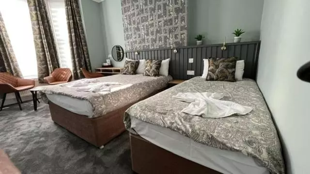 Standard Triple Room, Charlotte Guest House