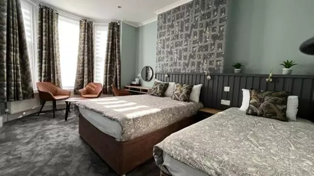 Standard Triple Room, Charlotte Guest House