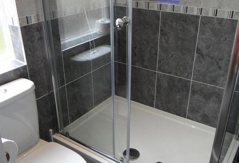 Standard Quadruple Room, Charlotte Guest House