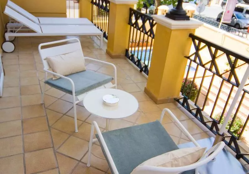 Standard Single Room Shared Bathroom, Charlotte Guest House