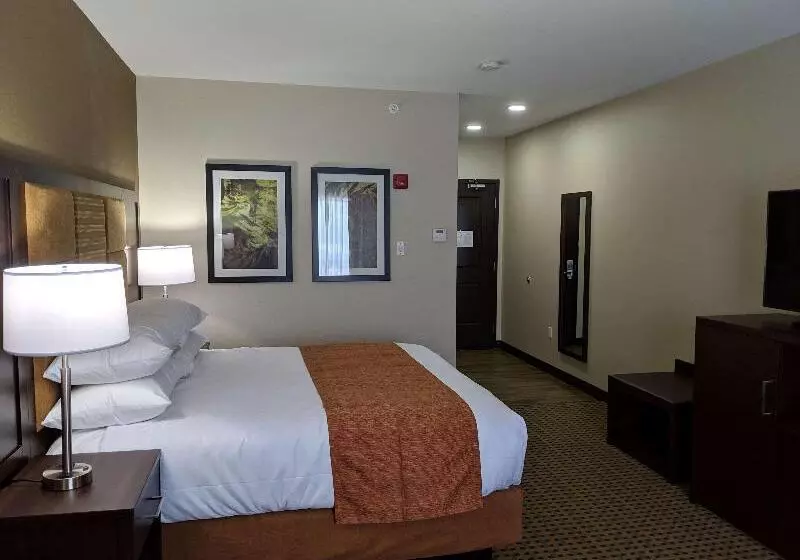 Standard Quadruple Room, Charlotte Guest House