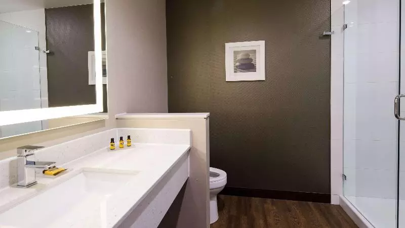Standard Quadruple Room, Charlotte Guest House
