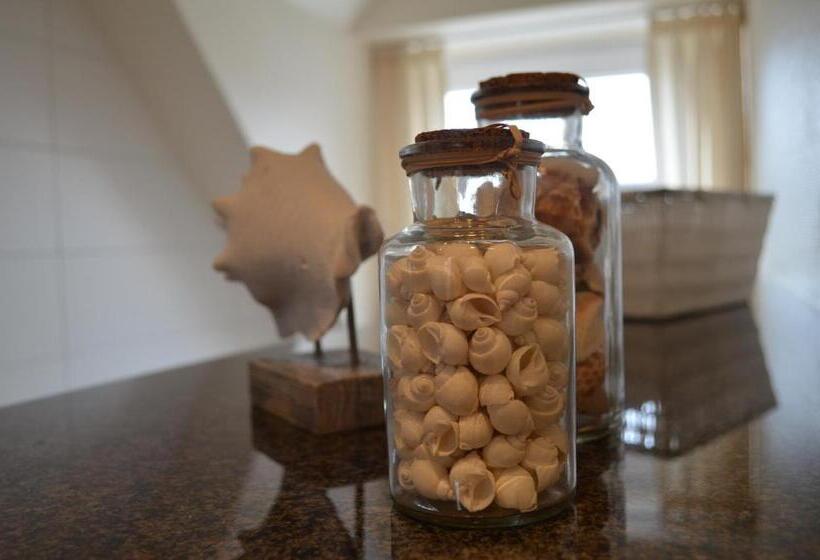 Семейный Номер, Altes Landhaus