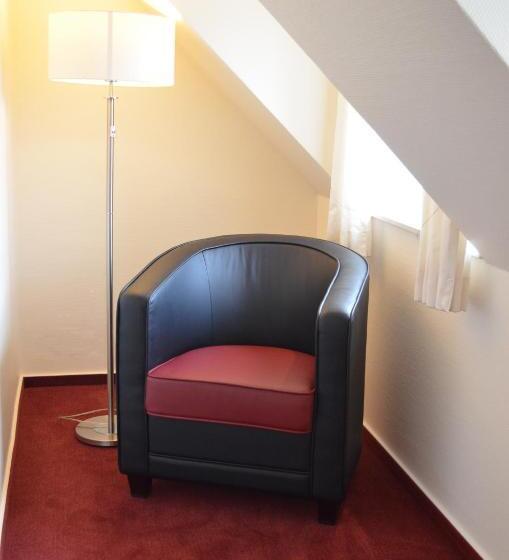 Семейный Номер, Altes Landhaus