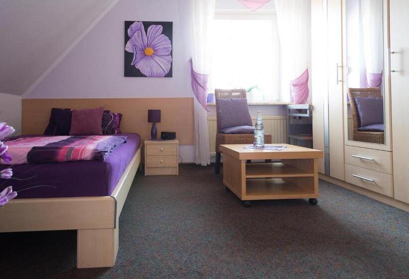 ダブルベッドスタンダードルーム, Pension Blumen Villa