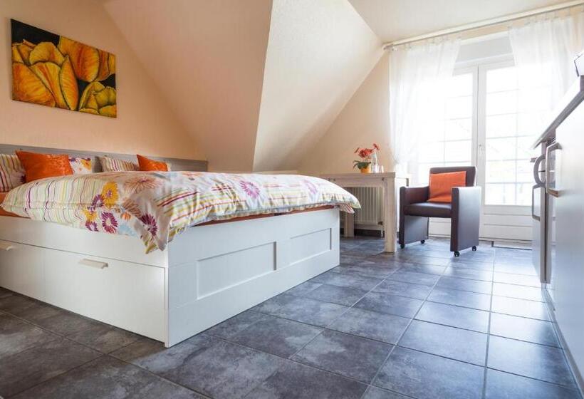 バルコニー付きデラックスルーム, Pension Blumen Villa