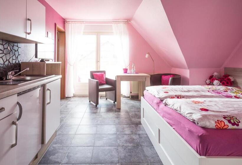 バルコニー付きデラックスルーム, Pension Blumen Villa