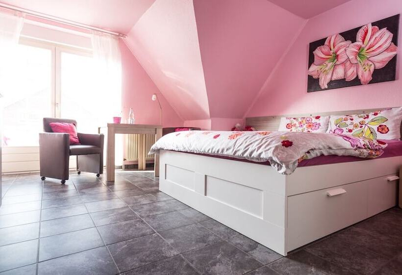 コンフォートルーム, Pension Blumen Villa