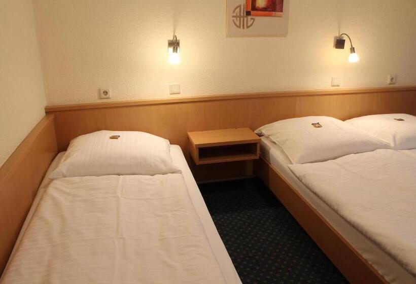 Номер Стандарт Трехместный, City Hotel Neuwied